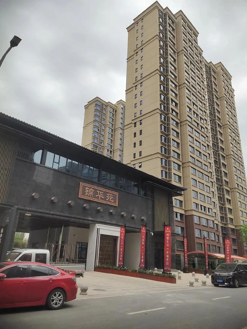 锦华苑小区房屋出售，西山锦华苑，3室2厅，报价：102万元