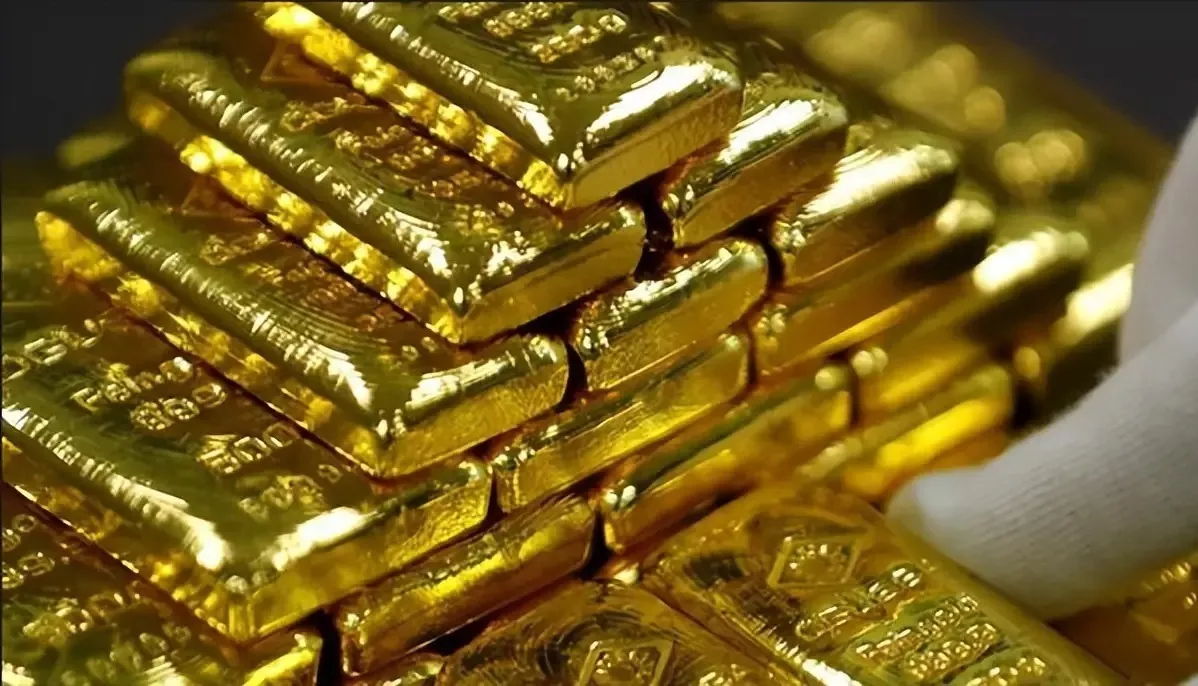 今日热点：金价银价断崖式跳水,银价暴跌12%；原油、天然气飙涨！
